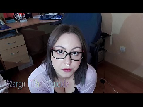 ❤️ Seksi djevojka s naočalama duboko siše dildo na kameri ️❌ Jebeni video kod nas ❌️
