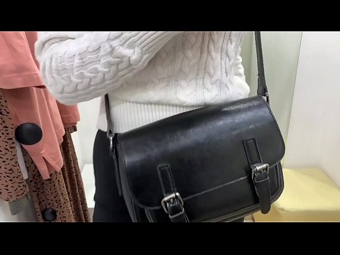 ❤️ Javna masturbacija mlade kučke FeralBerry sa dildom u sobi za provjeru ️❌ Jebeni video kod nas ❌️